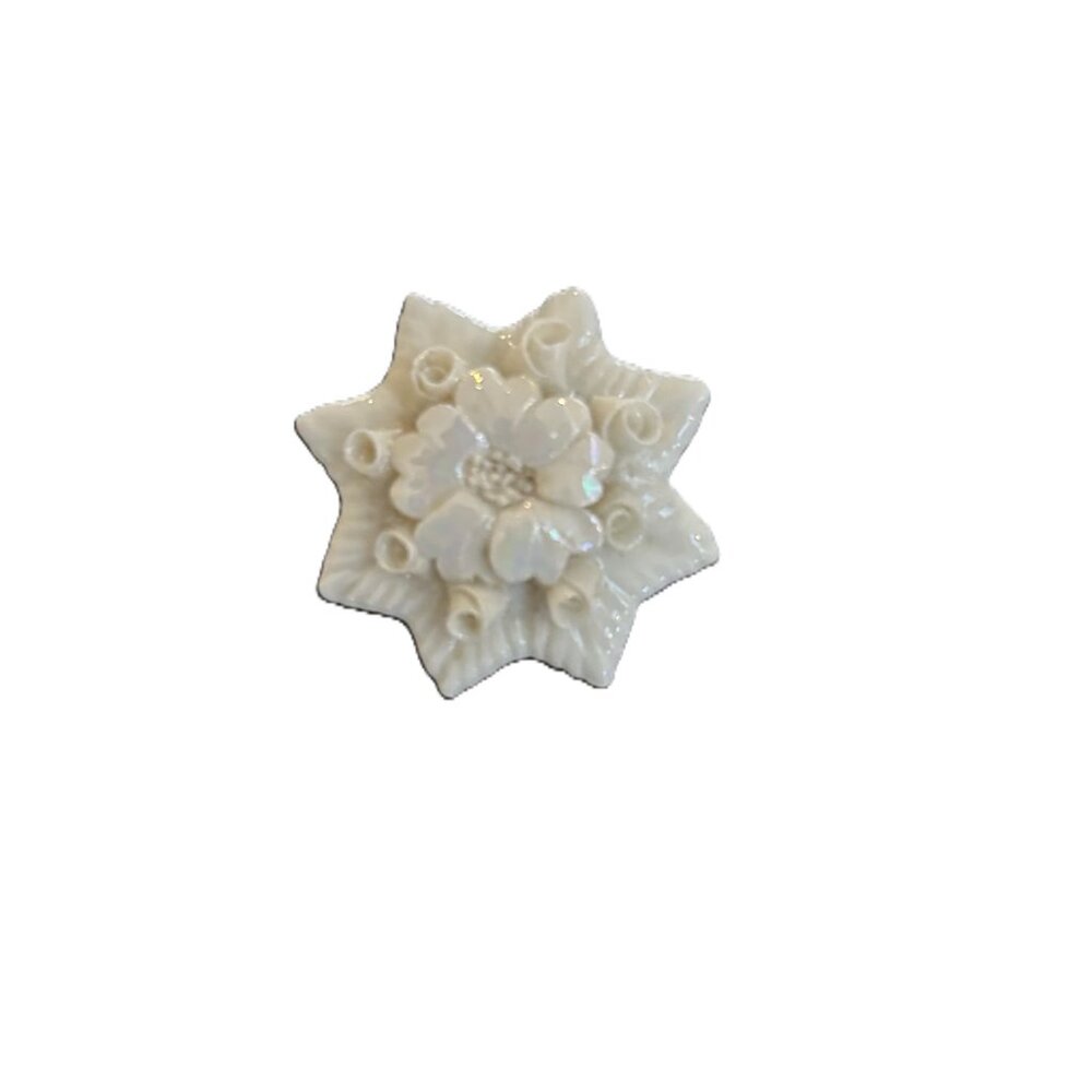Belleek Rose Vintage pin